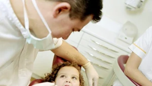 Chcą gabinetów dentystycznych w szkołach