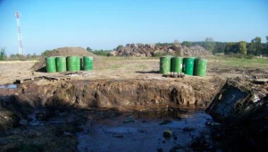 Nielegalne składowisko pokazali nam mieszkańcy pobliskiej wsi./ fot. Janusz Kucharski