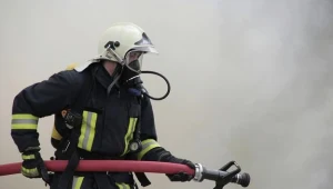 Dwie osoby zginęły w pożarze mieszkania w wieżowcu