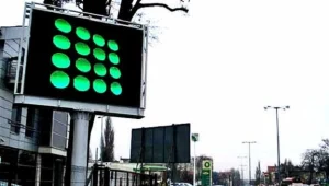 Reklamowe ekrany oparte na diodach LED oślepiają kierowców/fot. D. Proniewicz