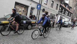 Holenderscy policjanci na rowerach patrolują ulice Olsztyna/fot. Adrian Starus
