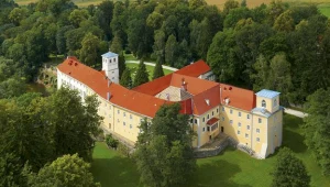 zdjęcie Zamku na Skale/fot. archiwum Ośrodka Kultury i Sztuki we Wrocławiu