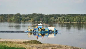 Widok na Wisłę i  prom z nieszawskiego brzegu/fot. Wanda Wasicka