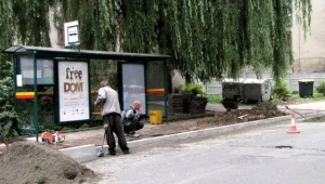 Układany dziś chodnik zostanie zerwany za kilka miesięcy/fot. Agnieszka Wyderka