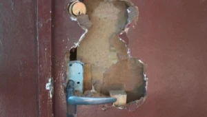 Antyterroryści pomylili mieszkania, mieszkanie łodzianek zostało częściowo zniszczone