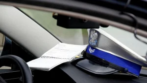 Policjant, który był po cywilnemu, został dwukrotnie uderzony nożem w plecy/fot. Leszek Rusek