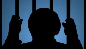 Mężczyzna oczekiwał na proces o podwójne zabójstwo