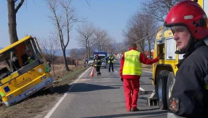 Wypadek autobusu na drodze krajowej nr 46 Otmuchów-Paczków/fot. Krzysztof Świderski