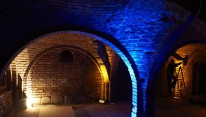 Odrestaurowany refektarz, zbudowanego w XIII wieku romańskiego klasztoru / fot. A. Warżawa