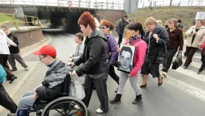Protest przeciwko dyskryminacji i złym warunkom życia osób niepełnosprawnych/fot. Tytus Żmijewski