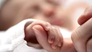Płacz niemowlęcia przeszkadzał 23-latkowi w grze na komputerze