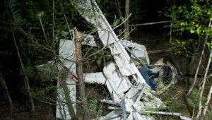 Wrak ultralekkiego samolotu, który rozbił się w Łódzkiem/fot. Grzegorz Michałowski
