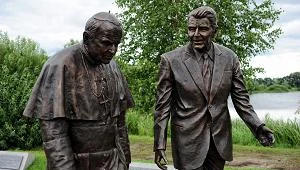 Odsłonięto wspólny pomnik Jana Pawła II i Ronalda Reagana /fot. Piotr Pędziszewski