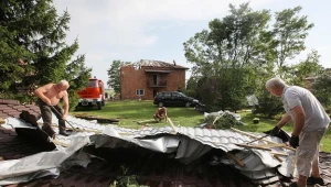 Po nawałnicach ok. 12 tys. domów jest bez prądu /fot. Paweł Supernak