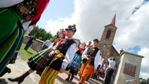 Barwny korowód zainaugurował obchody 80-lecia zespołu /fot. Grzegorz Michałowski