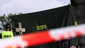 Spalone ciało znaleziono dziś na cmentarzu w Łopienniku/fot. Jacek Świerczyński/Dziennik Wschodni