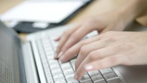 Komputery z dostępem do internetu dla ubogich białostoczan