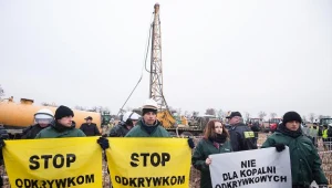 Okoliczni mieszkańcy oraz aktywiści Greenpeace protestowali  w Nieparcie/ fot. Jakub Kaczmarczyk