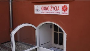 Trzymiesięczne dziecko znaleziono w oknie życia /fot. W. Obremski