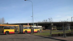 Na plac przed dworcem mogą od wtorku wjeżdżać tylko autobusy /fot. Agnieszka Wyderka