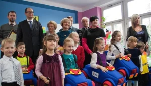 Dzieci w strojach do nauki bezpieczeństwa na drodze /fot. Dariusz Proniewicz