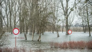 Nurt rzeki porwał mężczyznę /fot. W. Pacewicz