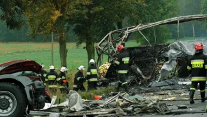 Miejsce tragedii. Większość ofiar spłonęła w autobusie/ fot. Leon Stankiewicz