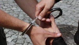 Mężczyzna trafił za kratki. Odpowie za oszustwa