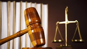 Po porodzie wyrzuciła dziecko na śmietnik. Sąd zmniejszył jej karę