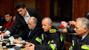  Konferencja sztabu kryzysowego, po wybuchu gazu w Jankowie  Przygodzkim/fot. T. Wojtasik