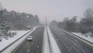 Podkarpackie: Drogi przejezdne, ale bardzo śliskie
