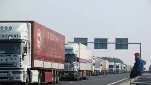 Długa kolejka TIR-ów w Świecku