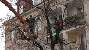 Rozpoczęło się świąteczne dekorowanie miasta