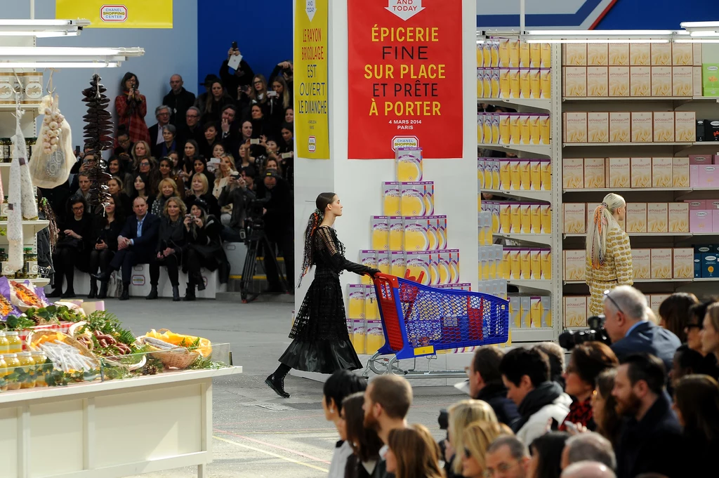 Pokaz Chanel na jesień-zimę 2014/2015 Pokaz Chanel na jesień-zimę 2014/2015