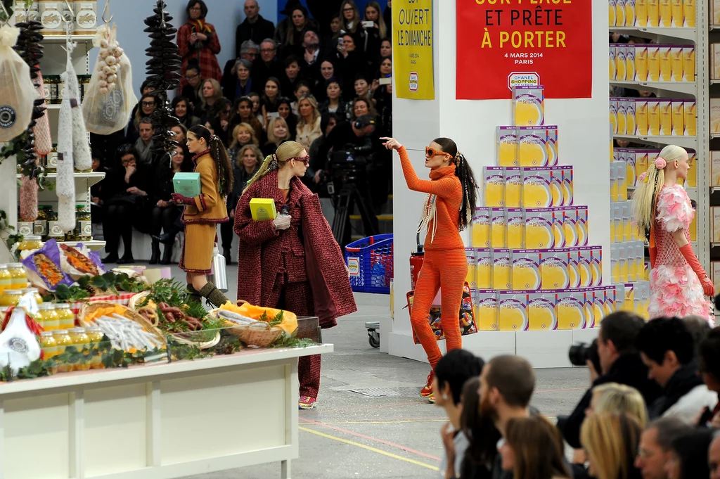 Pokaz Chanel na jesień-zimę 2014/2015 Pokaz Chanel na jesień-zimę 2014/2015