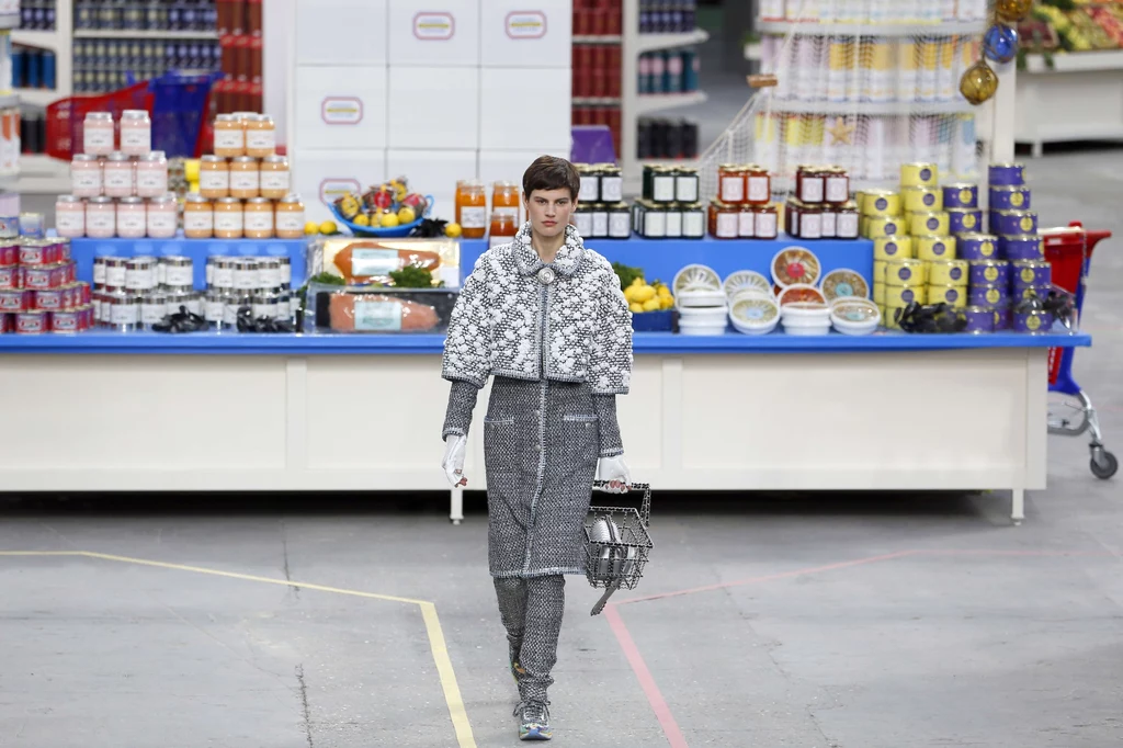 Pokaz Chanel na jesień-zimę 2014/2015 Pokaz Chanel na jesień-zimę 2014/2015