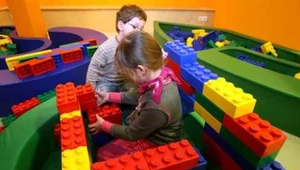 Lego - to skrót utworzony z duńskiego zwrotu "leg godt" - baw się dobrze