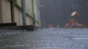 Ostrzeżenie o gołoledzi na drogach