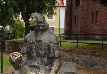 Rzeźba Kopernika - jedna z atrakcji Olsztyna. Rzeźba Kopernika - jedna z atrakcji Olsztyna.