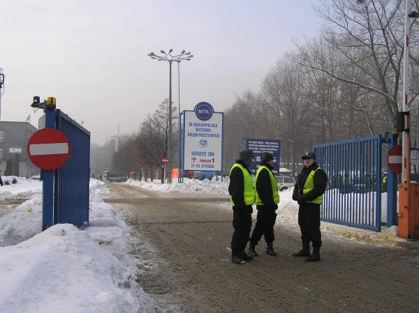 Byliśmy w Katowicach kilkanaście godzin po katastrofie hali targowej/ fot. INTERIA.PL Byliśmy w Katowicach kilkanaście godzin po katastrofie hali targowej/ fot. INTERIA.PL