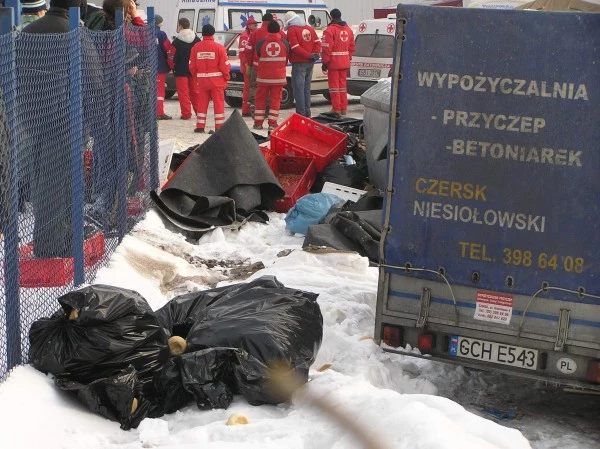 Byliśmy w Katowicach kilkanaście godzin po katastrofie hali targowej/ fot. INTERIA.PL Byliśmy w Katowicach kilkanaście godzin po katastrofie hali targowej/ fot. INTERIA.PL