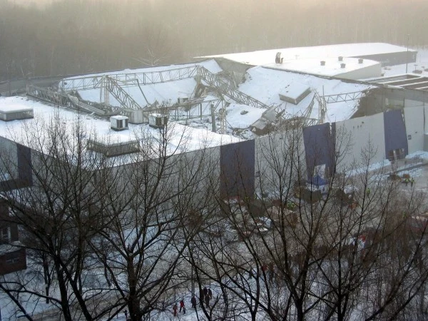 Byliśmy w Katowicach kilkanaście godzin po katastrofie hali targowej/ fot. INTERIA.PL Byliśmy w Katowicach kilkanaście godzin po katastrofie hali targowej/ fot. INTERIA.PL