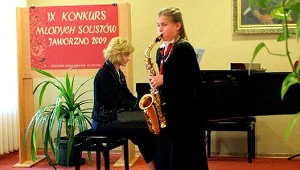 Aniela to córka Jarosława Seredy, znanego krośnieńskiego muzyka