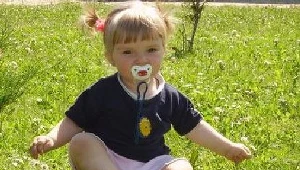 Badanie wykazało u Julki rozległe zapalenie mózgu. Na ratunek było za późno.