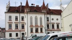 Władze miasta planują zniszczyć starówkę