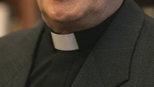 Podpadł księdzu, bo ogrodził działkę