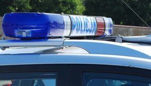 Chciał uciekać... radiowozem