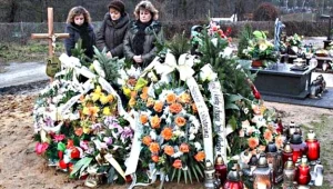 48-latek umierał na chodniku, a dyspozytorka pogotowia zwlekała z wysłaniem karetki