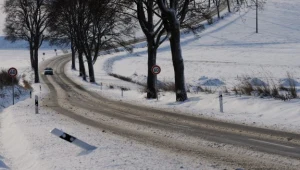 Pomorskie: Drogi przejezdne, ale zaśnieżone
