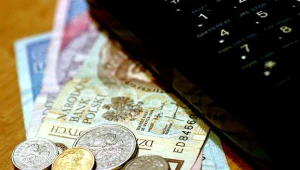 Wyłudzili telefony i usługi za tysiące złotych
